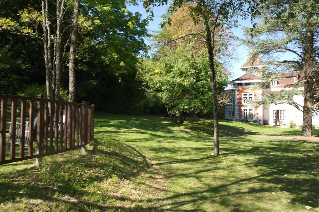 Le Chalet De Luxe Saint-Séverin Exterior photo